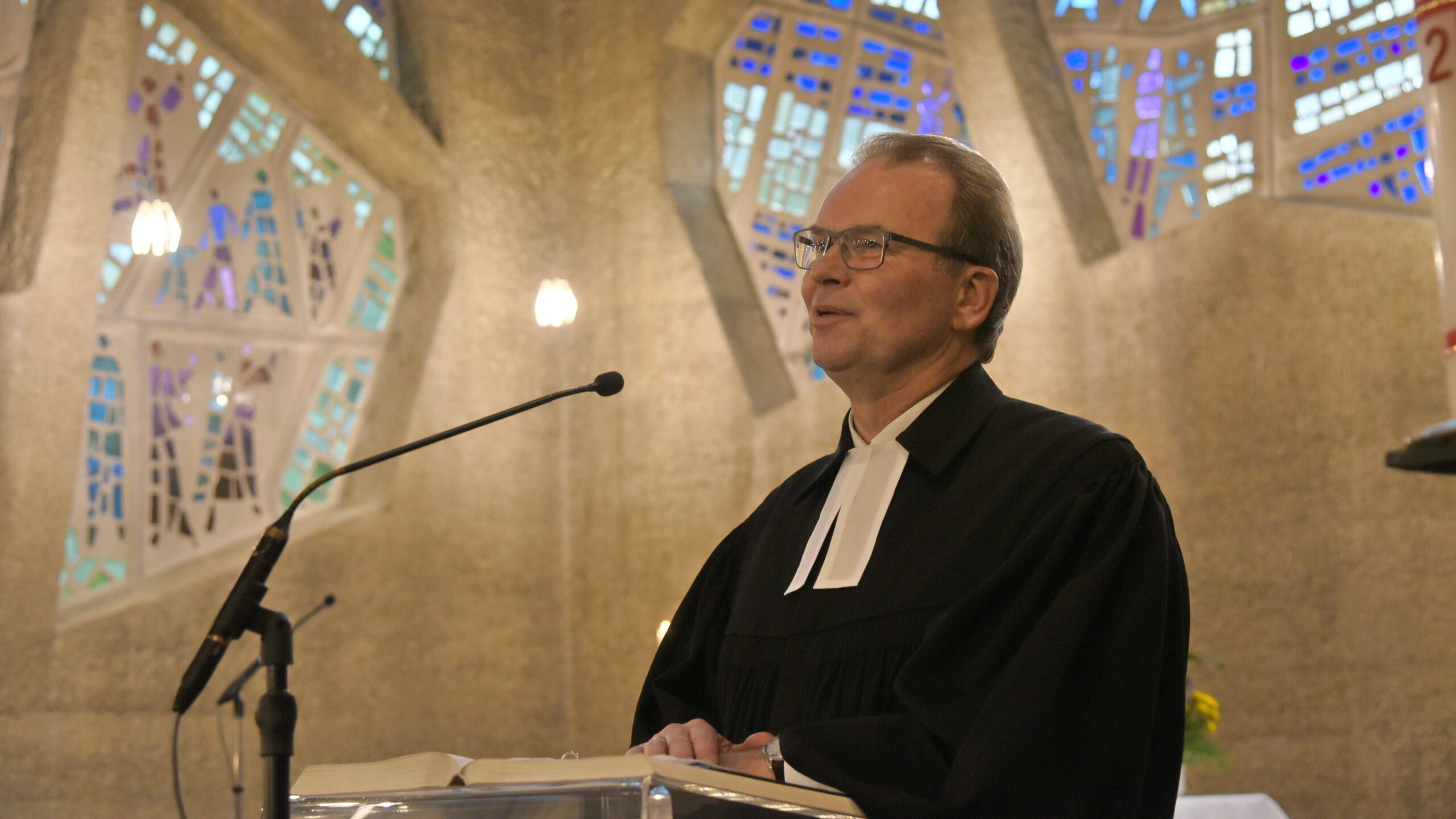 Du betrachtest gerade Frieden – Schalom – Wohnen: Weihnachtspredigt von Stadtsuperintendent Bernhard Seiger