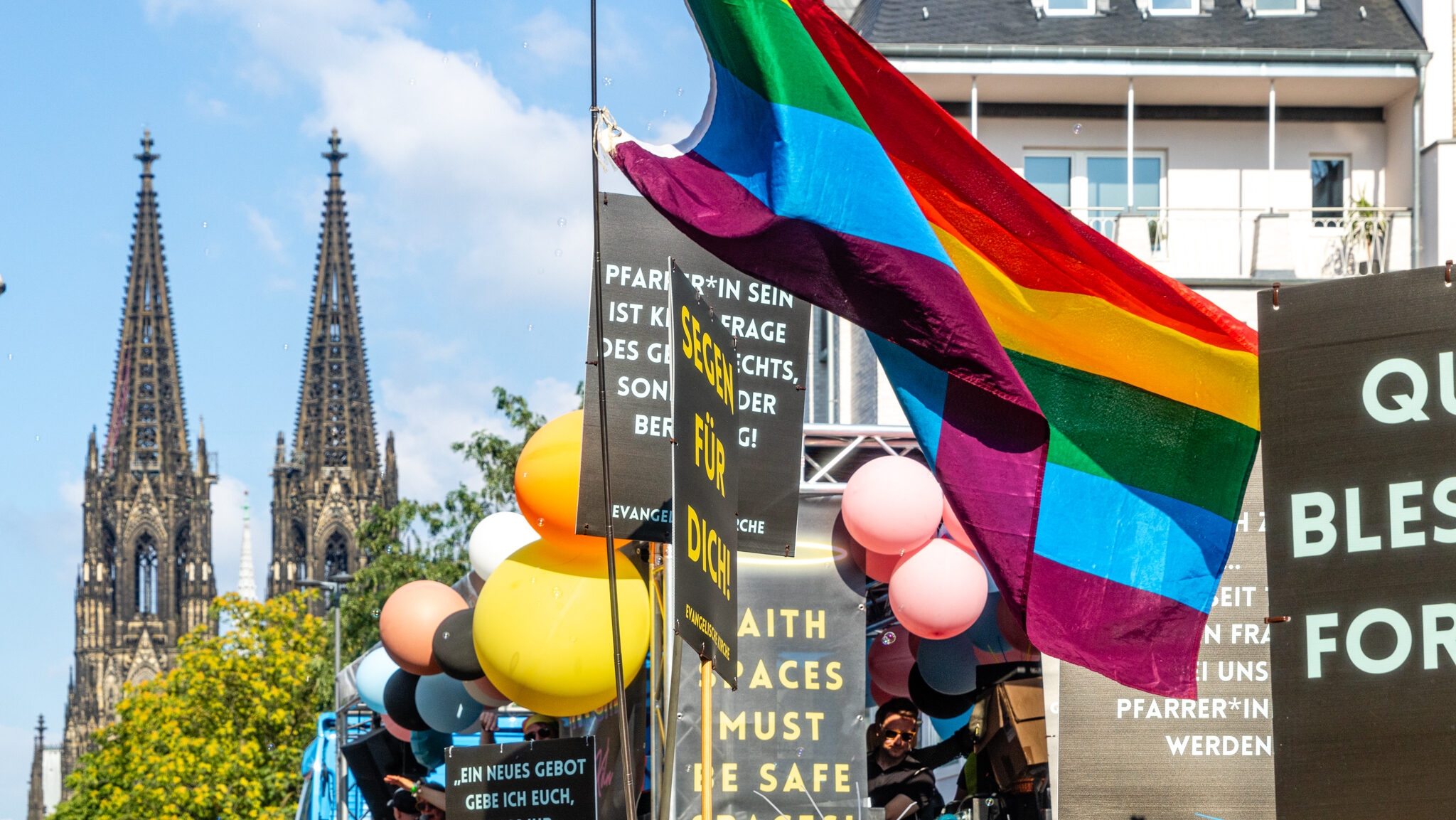 Mehr über den Artikel erfahren Komm mit! Kirche und Diakonie beim CSD Köln