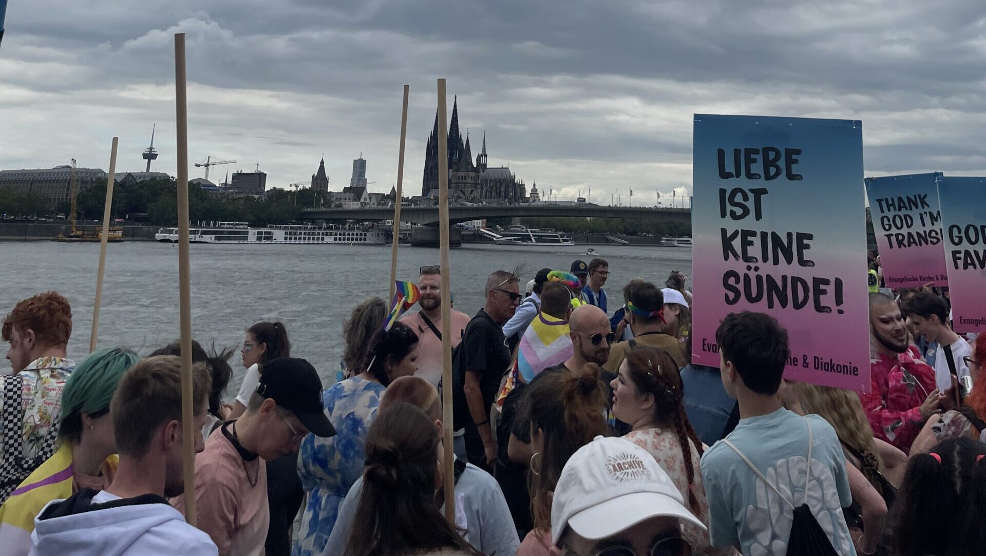 Mehr über den Artikel erfahren 1,5 Millionen Menschen feiern Vielfalt bei der CSD-Parade – Evangelische Kirche Köln und Region mittendrin